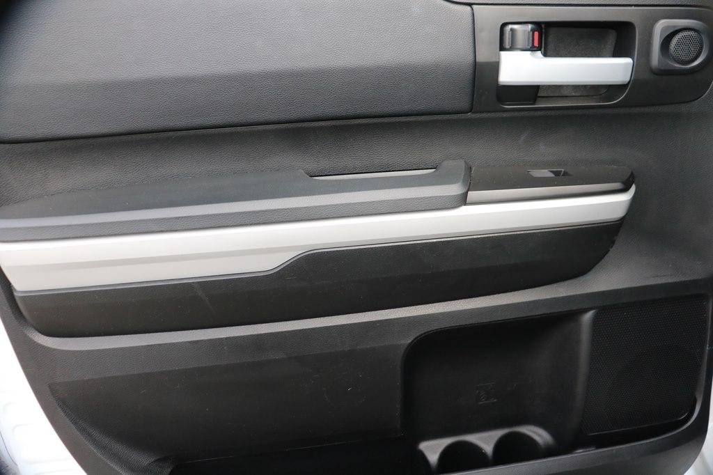 Toyota Tundra SR5 5.7L V8 FFV CrewMax 4WD 2019