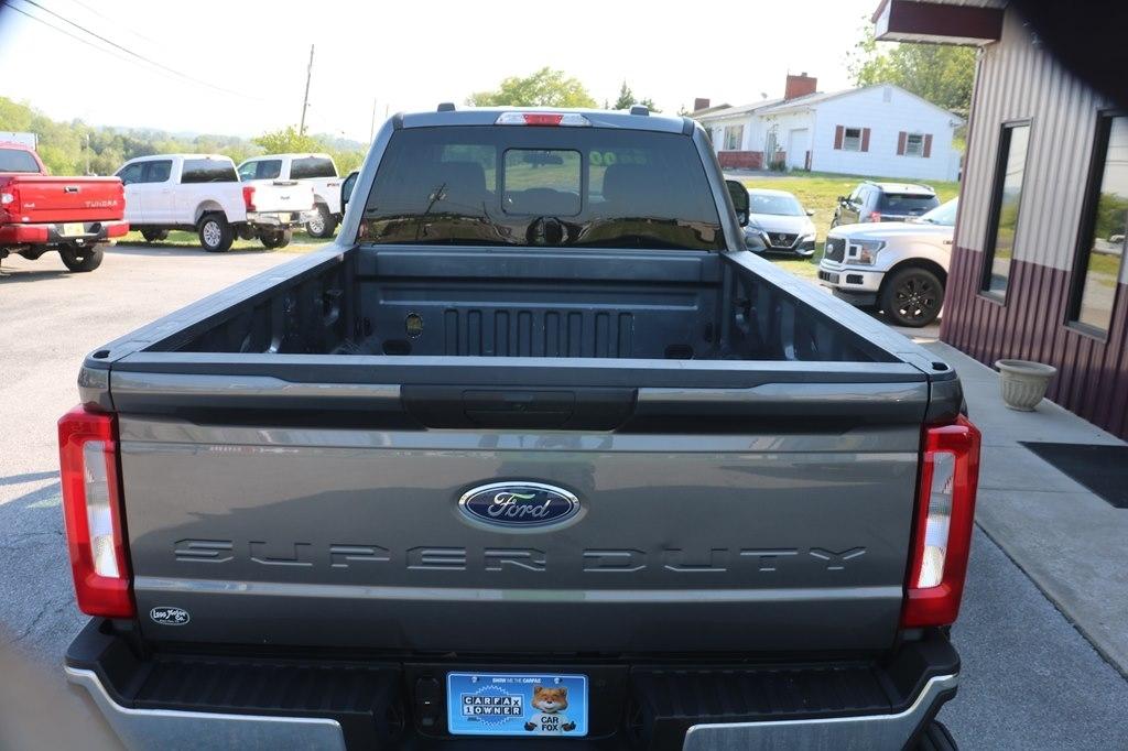 Ford F-350 SD XL Crew Cab Long Bed DRW 4WD 2023