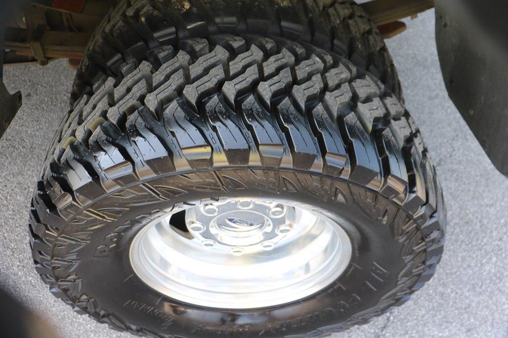 Ford F-350 SD XL Crew Cab Long Bed DRW 4WD 2023