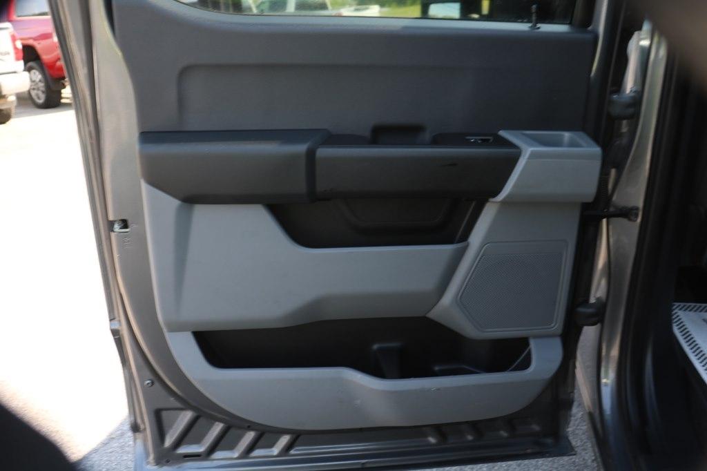 Ford F-350 SD XL Crew Cab Long Bed DRW 4WD 2023