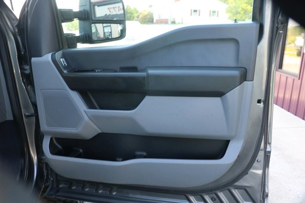 Ford F-350 SD XL Crew Cab Long Bed DRW 4WD 2023