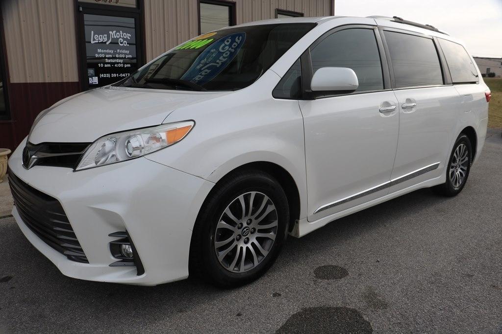 Toyota Sienna XLE 8-Pass V6 2019