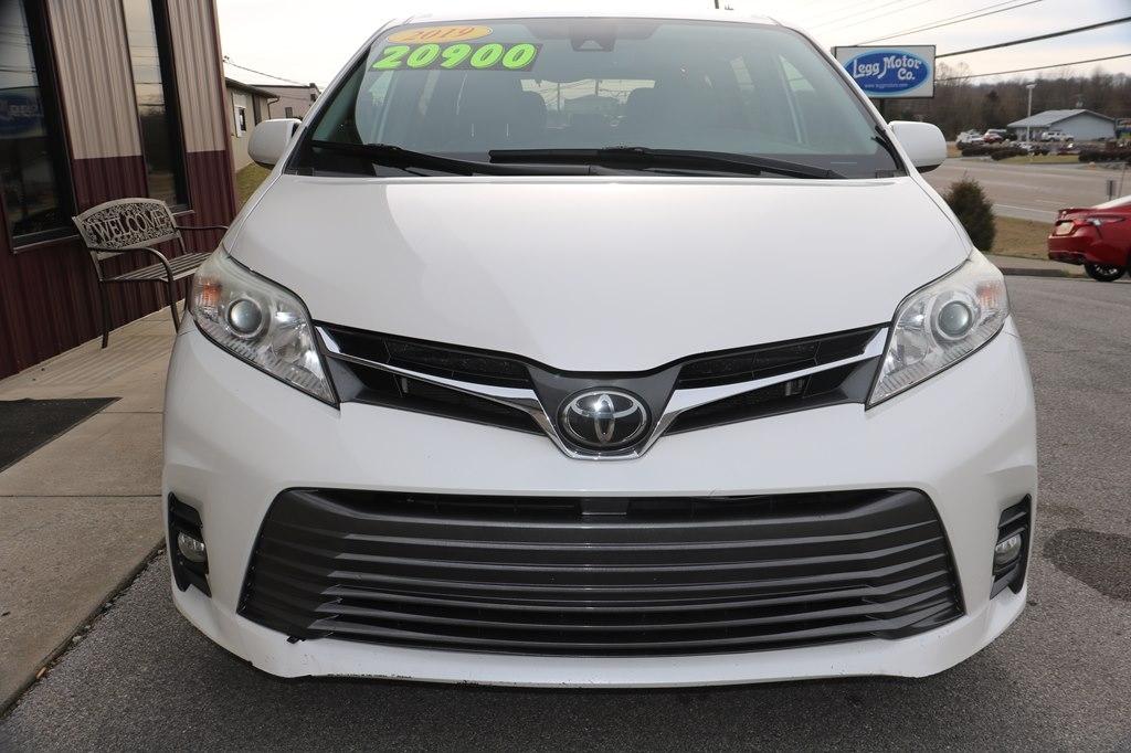 Toyota Sienna XLE 8-Pass V6 2019