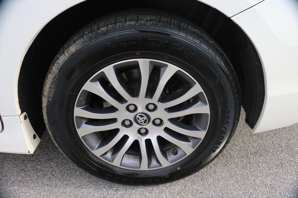 Toyota Sienna XLE 8-Pass V6 2019