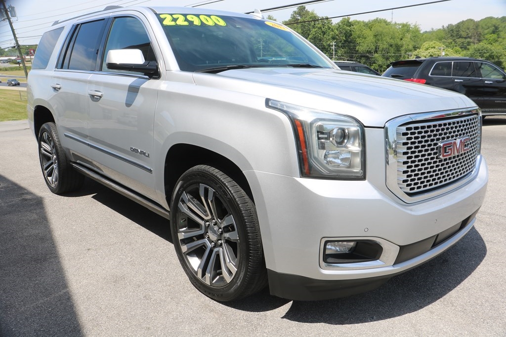GMC Yukon Denali 4WD 2017