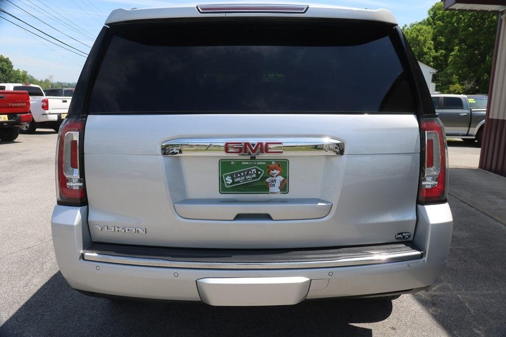 GMC Yukon Denali 4WD 2017