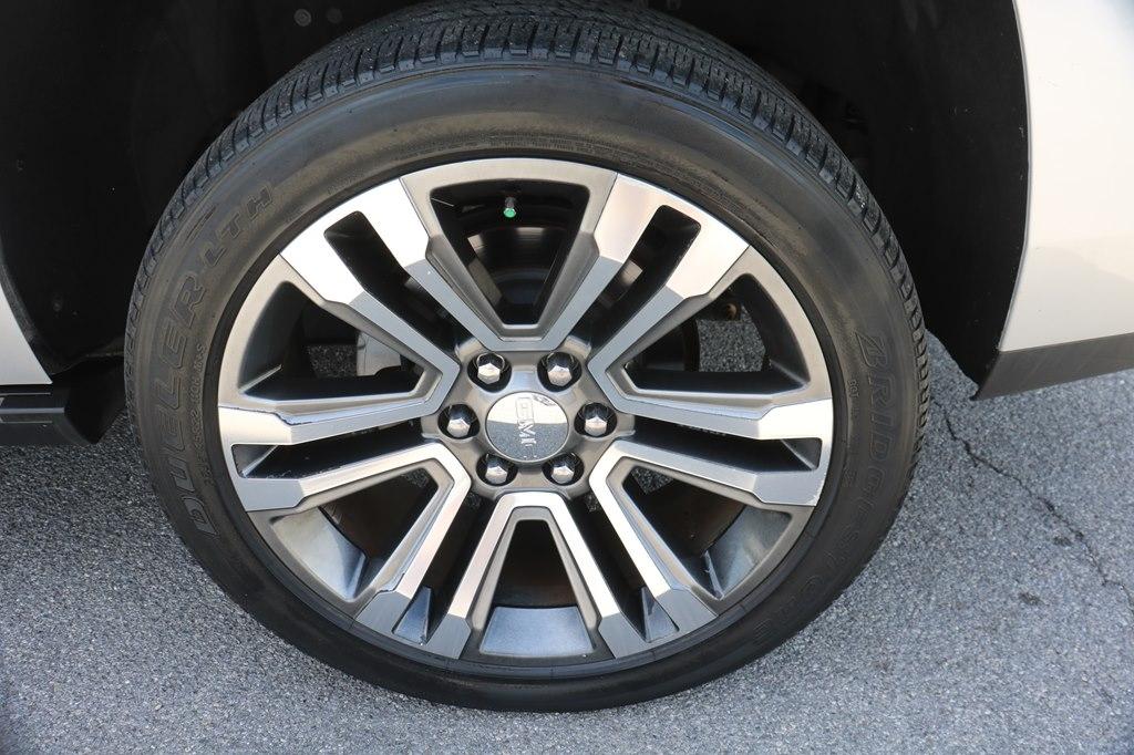 GMC Yukon Denali 4WD 2017