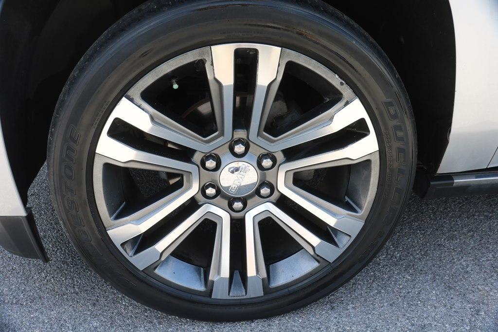 GMC Yukon Denali 4WD 2017