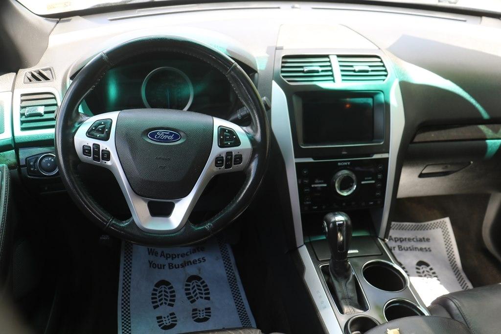 Ford Explorer Limited FWD 2011