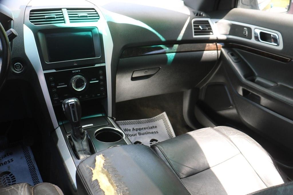 Ford Explorer Limited FWD 2011