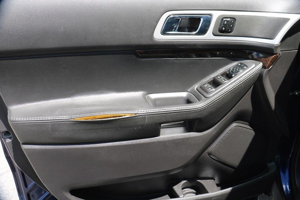 Ford Explorer Limited FWD 2011