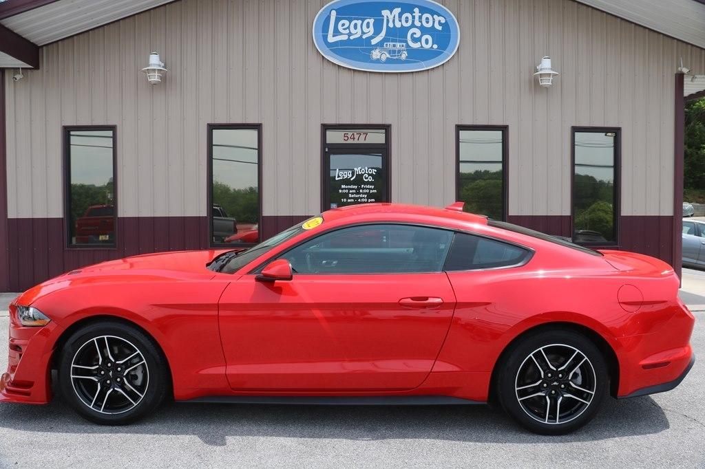 Ford Mustang EcoBoost Coupe 2022