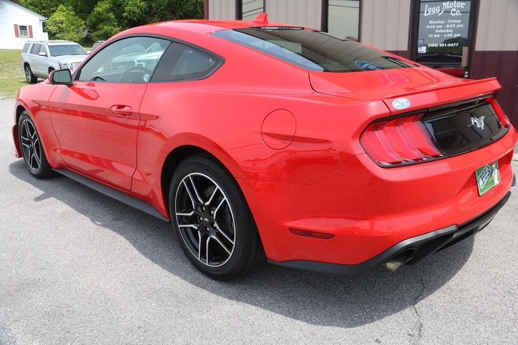 Ford Mustang EcoBoost Coupe 2022