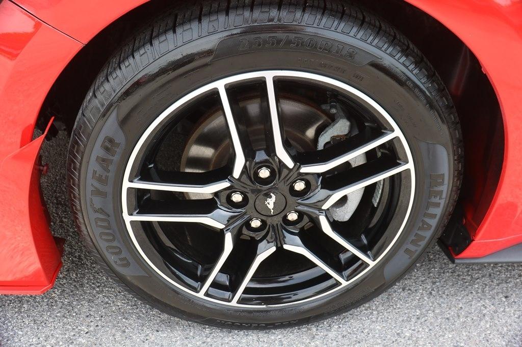 Ford Mustang EcoBoost Coupe 2022