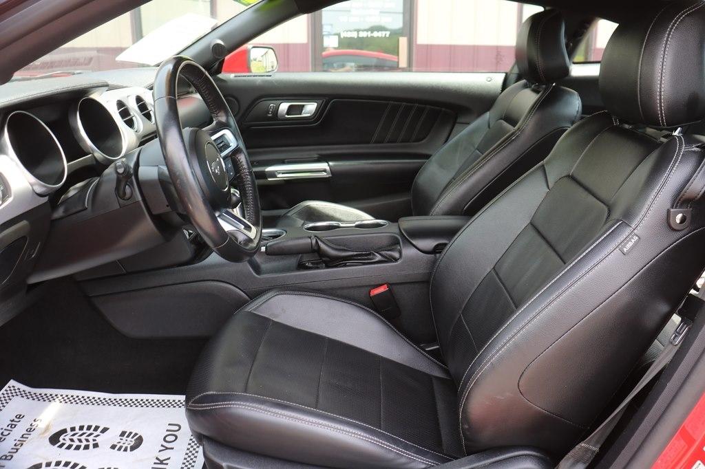 Ford Mustang EcoBoost Coupe 2022