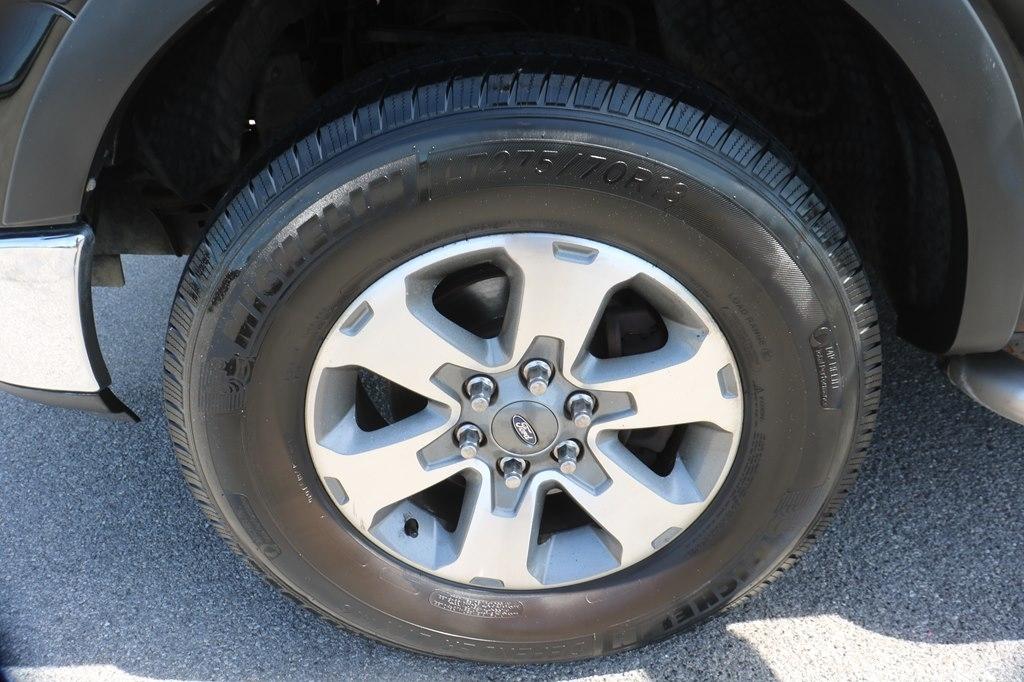 Ford F-150 4WD SuperCrew 157" XLT 2005