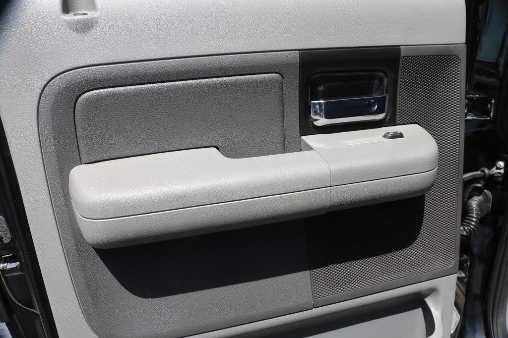 Ford F-150 4WD SuperCrew 157" XLT 2005