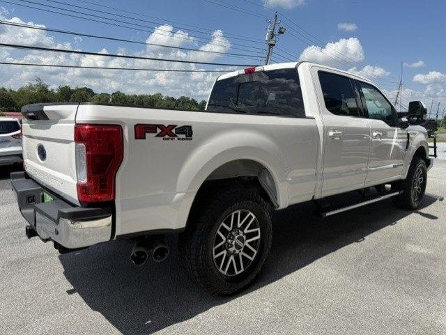 Ford F-250 SD Lariat Crew Cab 4WD 2017