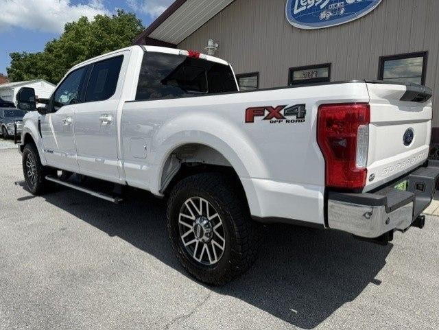 Ford F-250 SD Lariat Crew Cab 4WD 2017