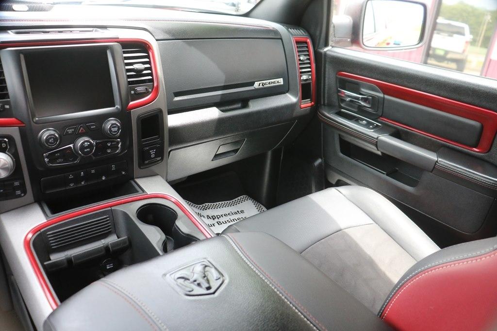 RAM 1500 Rebel Crew Cab SWB 4WD 2017
