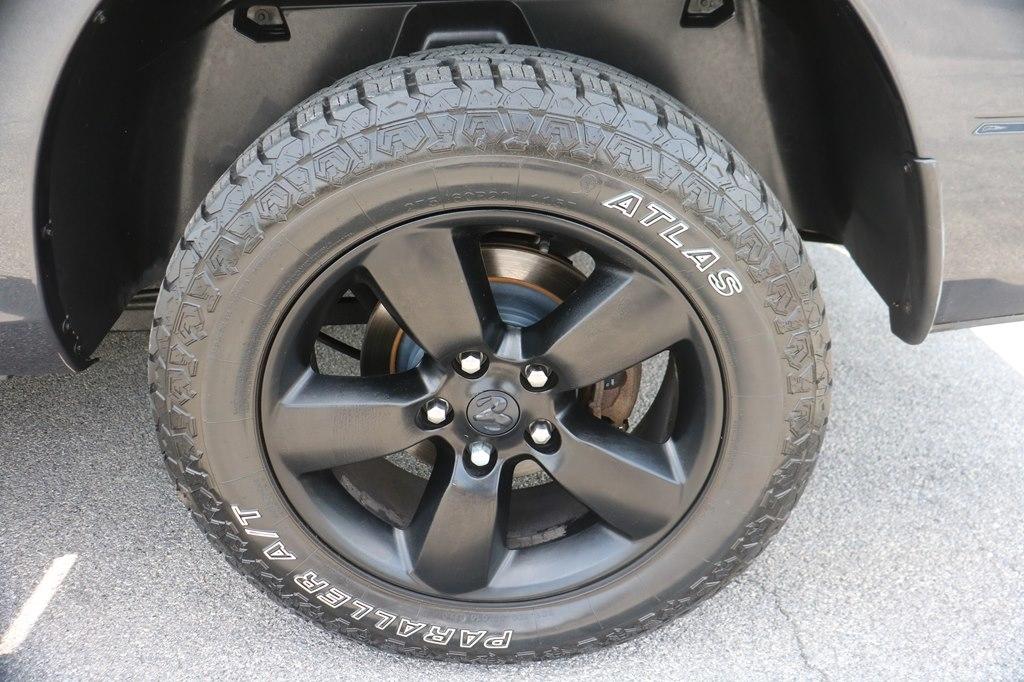 RAM 1500 Classic Express 4x4 Quad Cab 6'4" Box 2019
