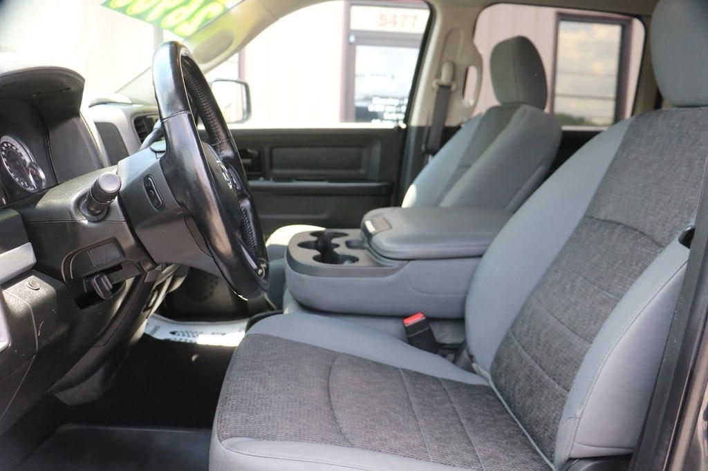 RAM 1500 Classic Express 4x4 Quad Cab 6'4" Box 2019