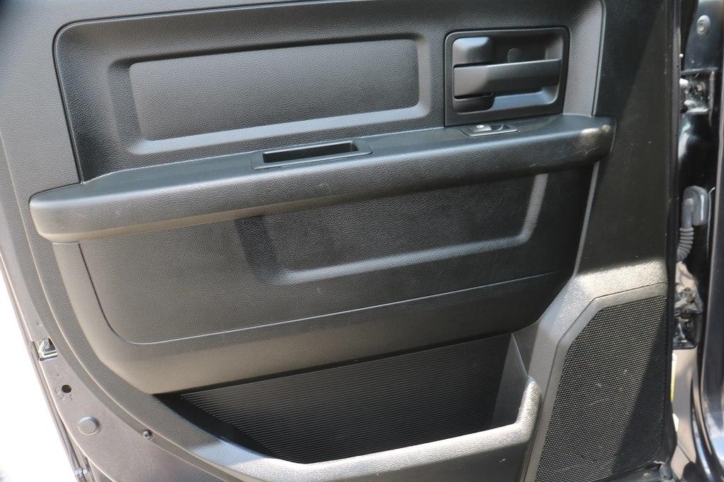 RAM 1500 Classic Express 4x4 Quad Cab 6'4" Box 2019