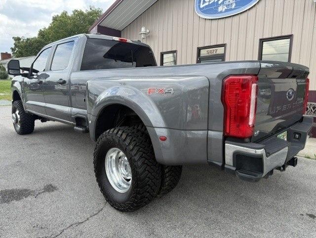 Ford F-350 SD FX4 Crew Cab Long Bed DRW 4WD 2023