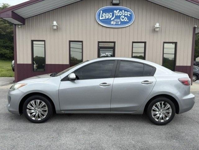 2013 Mazda MAZDA3 i Sport 4-Door