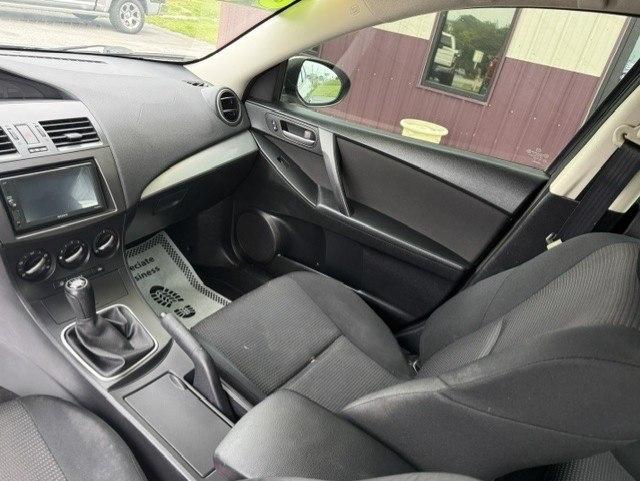 Mazda MAZDA3 i Sport 4-Door 2013