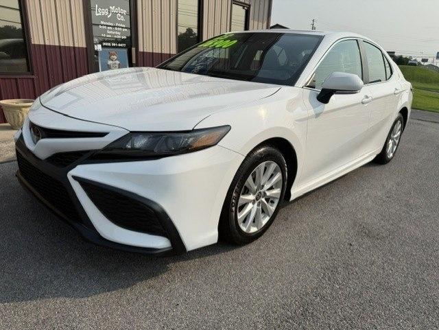 Toyota Camry SE 2023