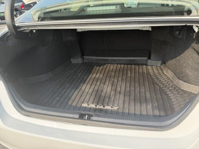 Toyota Camry SE 2023