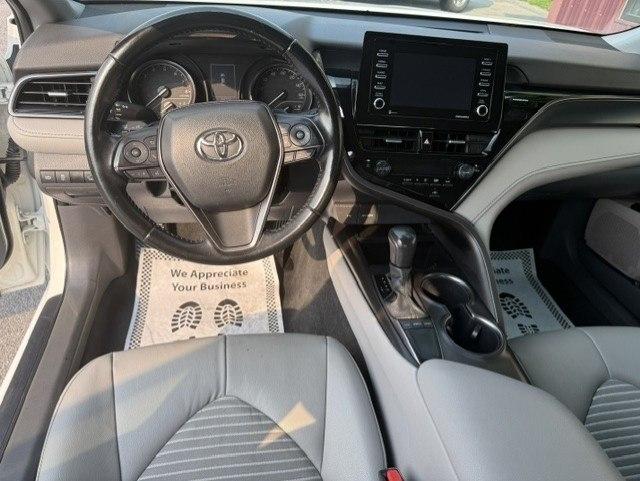 Toyota Camry SE 2023