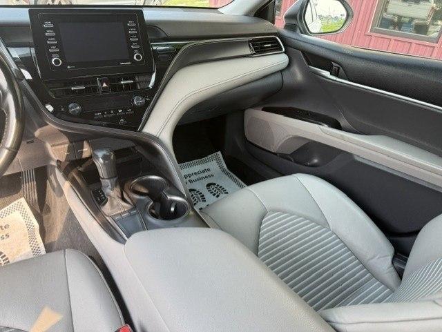 Toyota Camry SE 2023