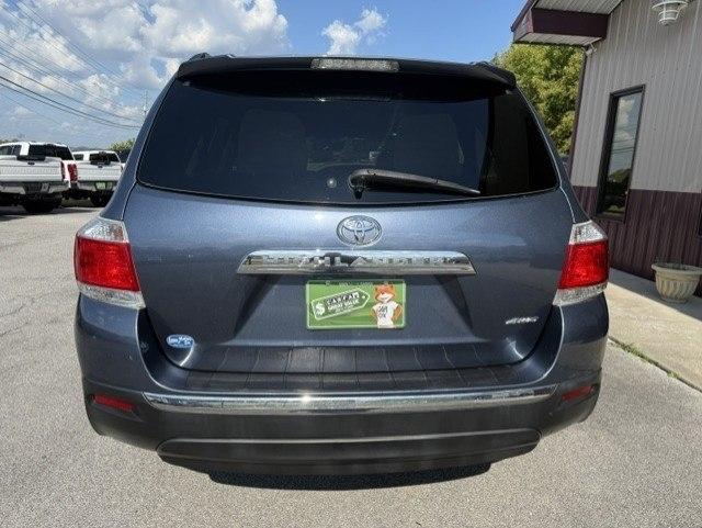Toyota Highlander LE Plus V6 AWD (Natl) 2013
