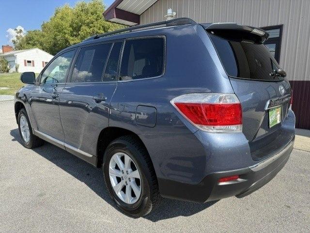 Toyota Highlander LE Plus V6 AWD (Natl) 2013
