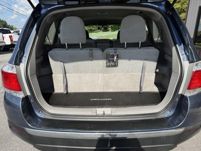 Toyota Highlander LE Plus V6 AWD (Natl) 2013