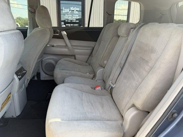 Toyota Highlander LE Plus V6 AWD (Natl) 2013