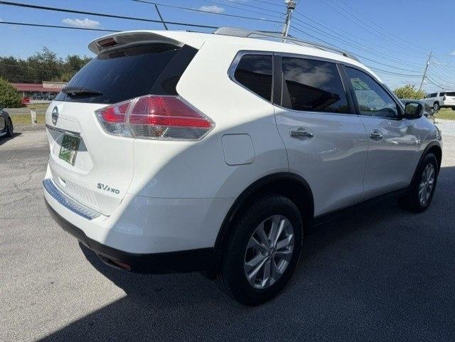 Nissan Rogue SV 4D SUV AWD 2016