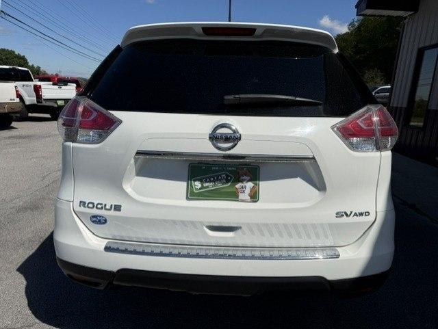 Nissan Rogue SV 4D SUV AWD 2016