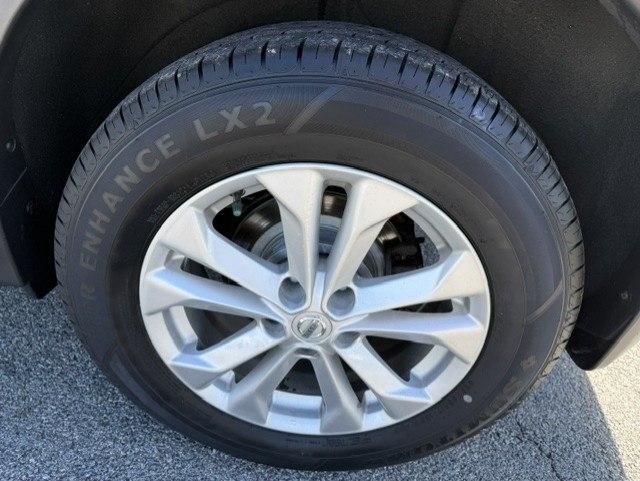 Nissan Rogue SV 4D SUV AWD 2016