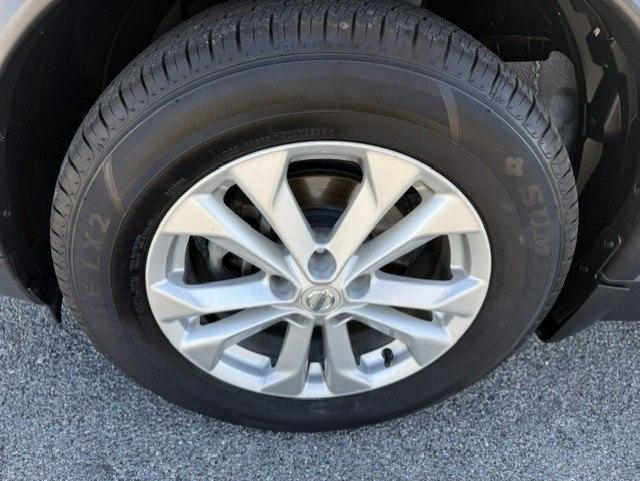 Nissan Rogue SV 4D SUV AWD 2016