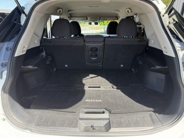 Nissan Rogue SV 4D SUV AWD 2016