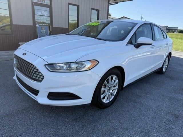 Ford Fusion S 2015