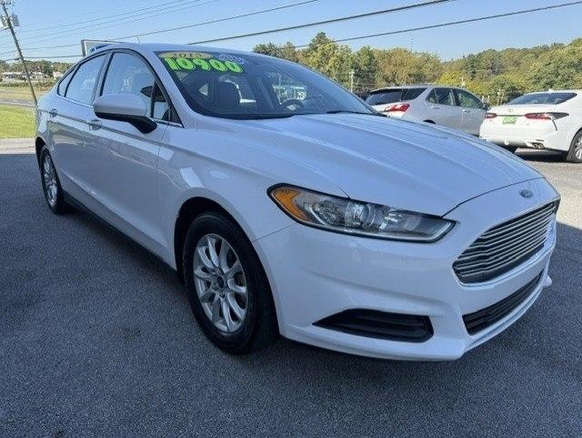 Ford Fusion S 2015