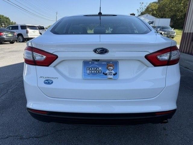 Ford Fusion S 2015