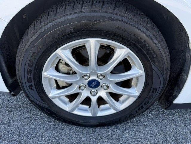 Ford Fusion S 2015