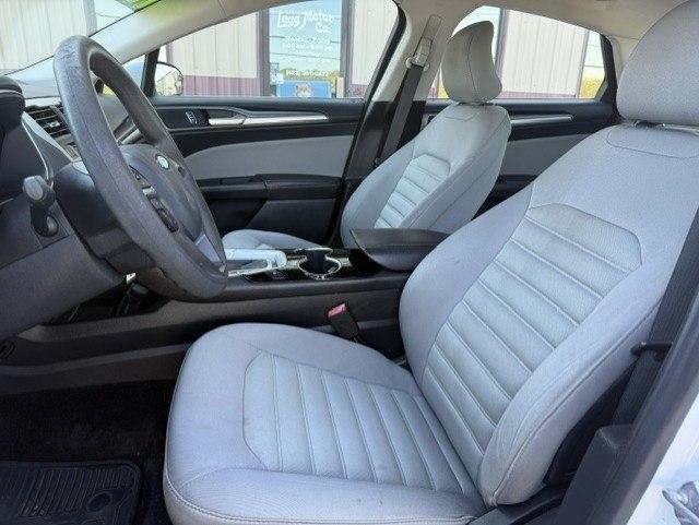 Ford Fusion S 2015