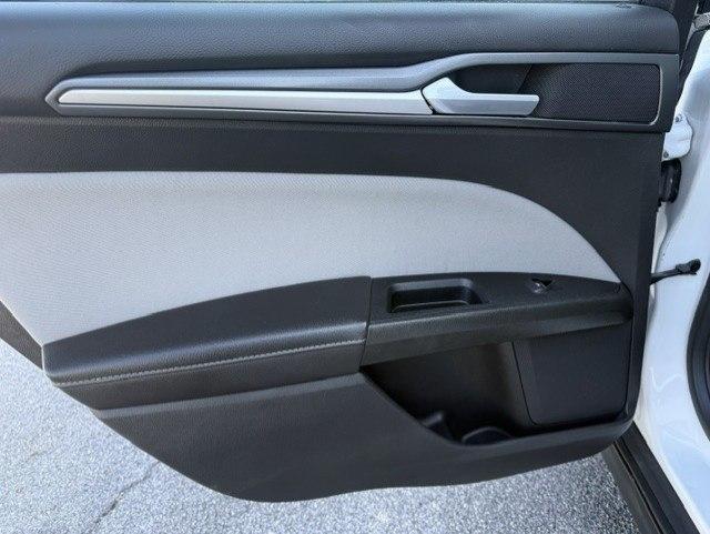 Ford Fusion S 2015