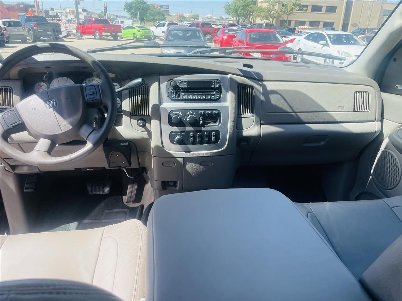 Dodge Ram 3500 4dr Quad Cab 140.5" WB 4WD SRW SLT 2004